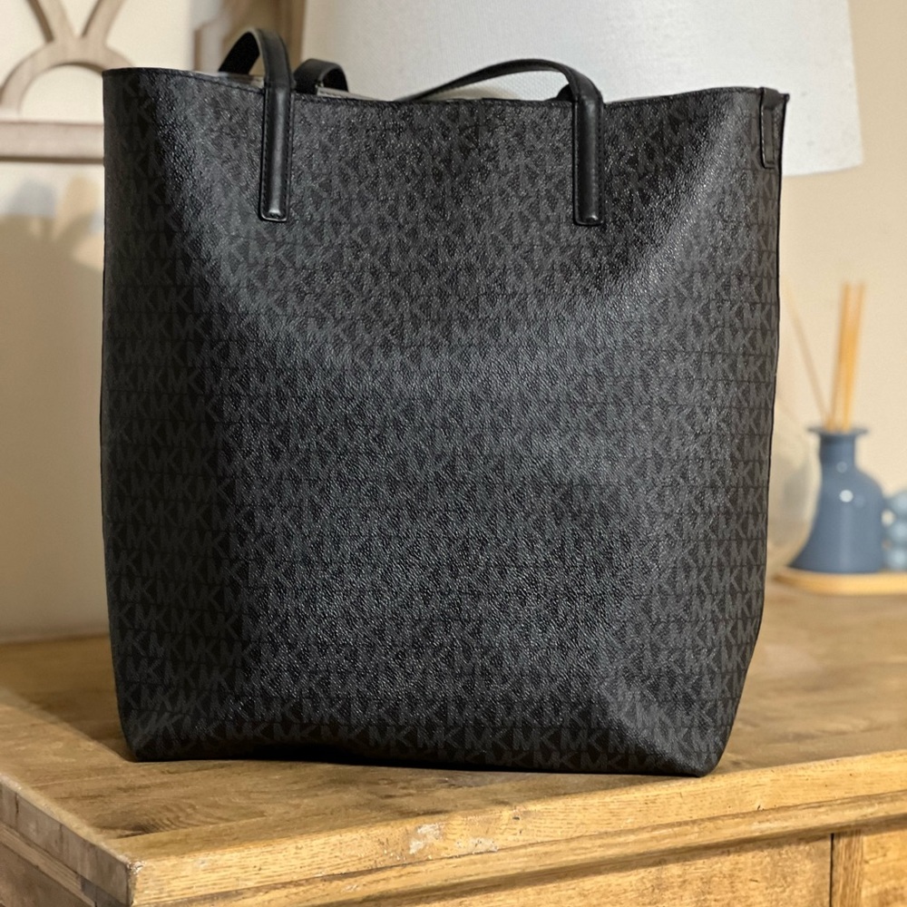 Michael Kors Black Crossbody Bag with Monogram Print - Picture 2 of 8